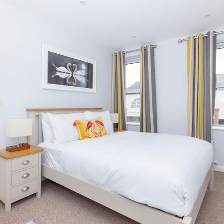 Modern 2 Bed Apartment Enniskillen Esterno foto