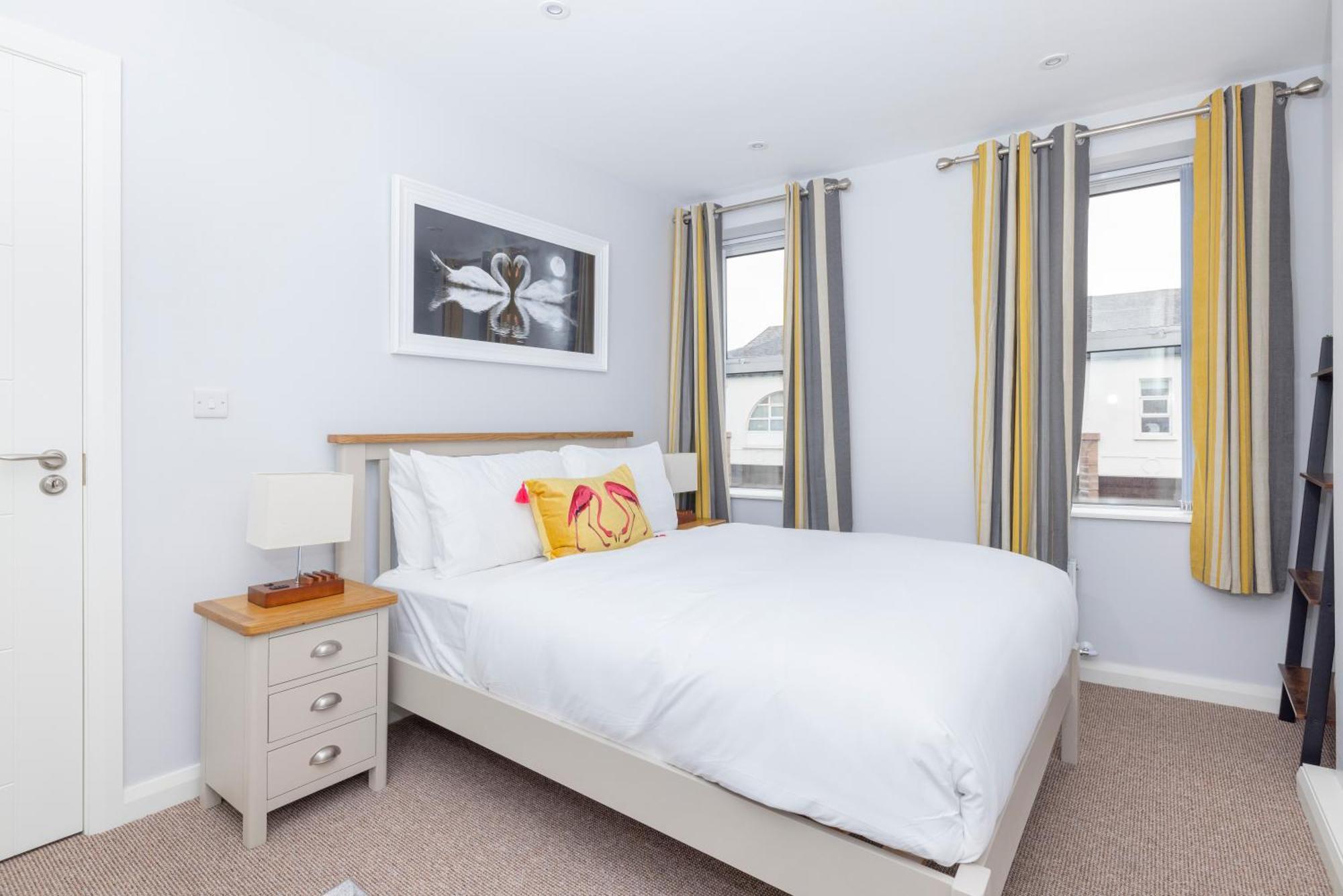 Modern 2 Bed Apartment Enniskillen Esterno foto