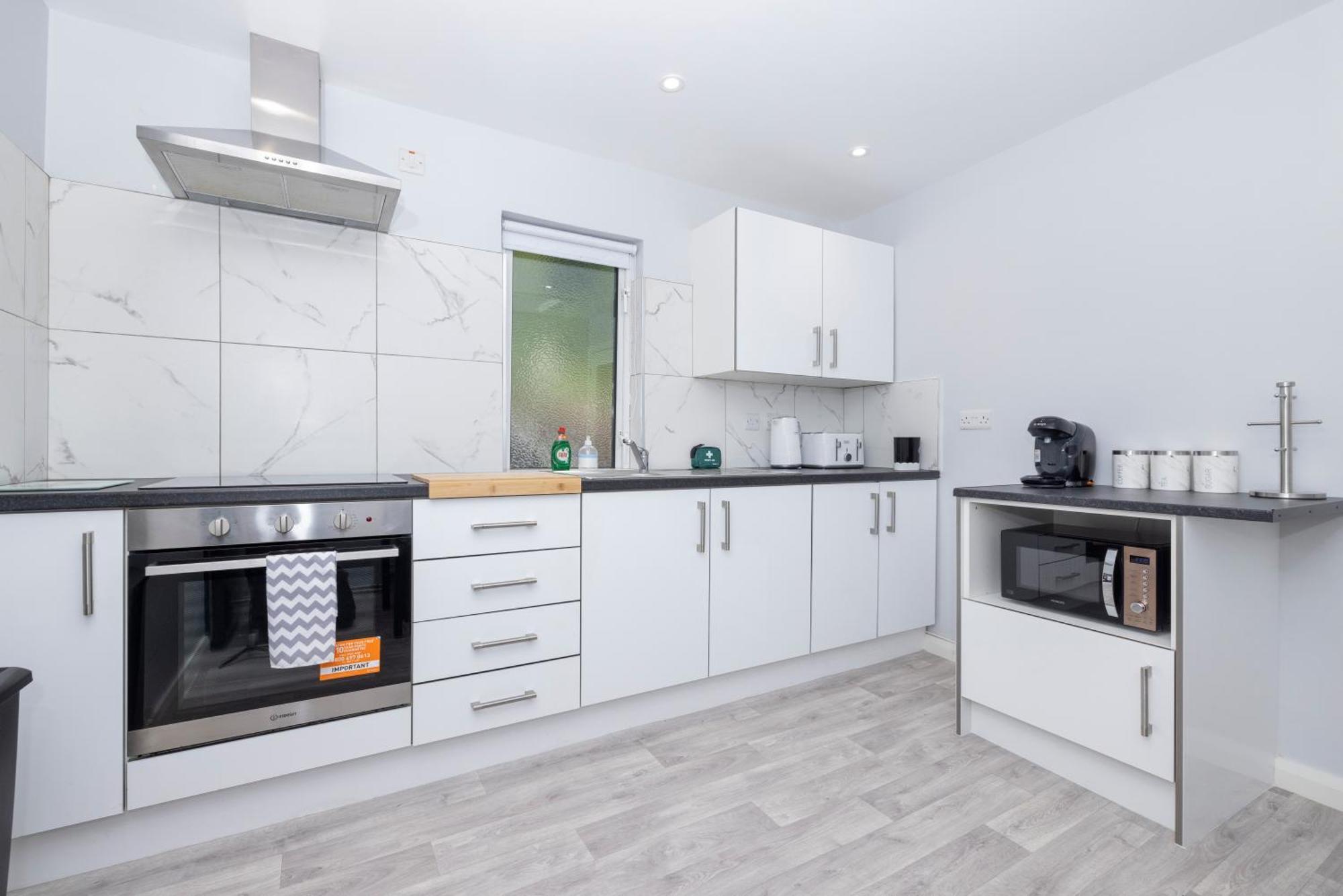 Modern 2 Bed Apartment Enniskillen Esterno foto