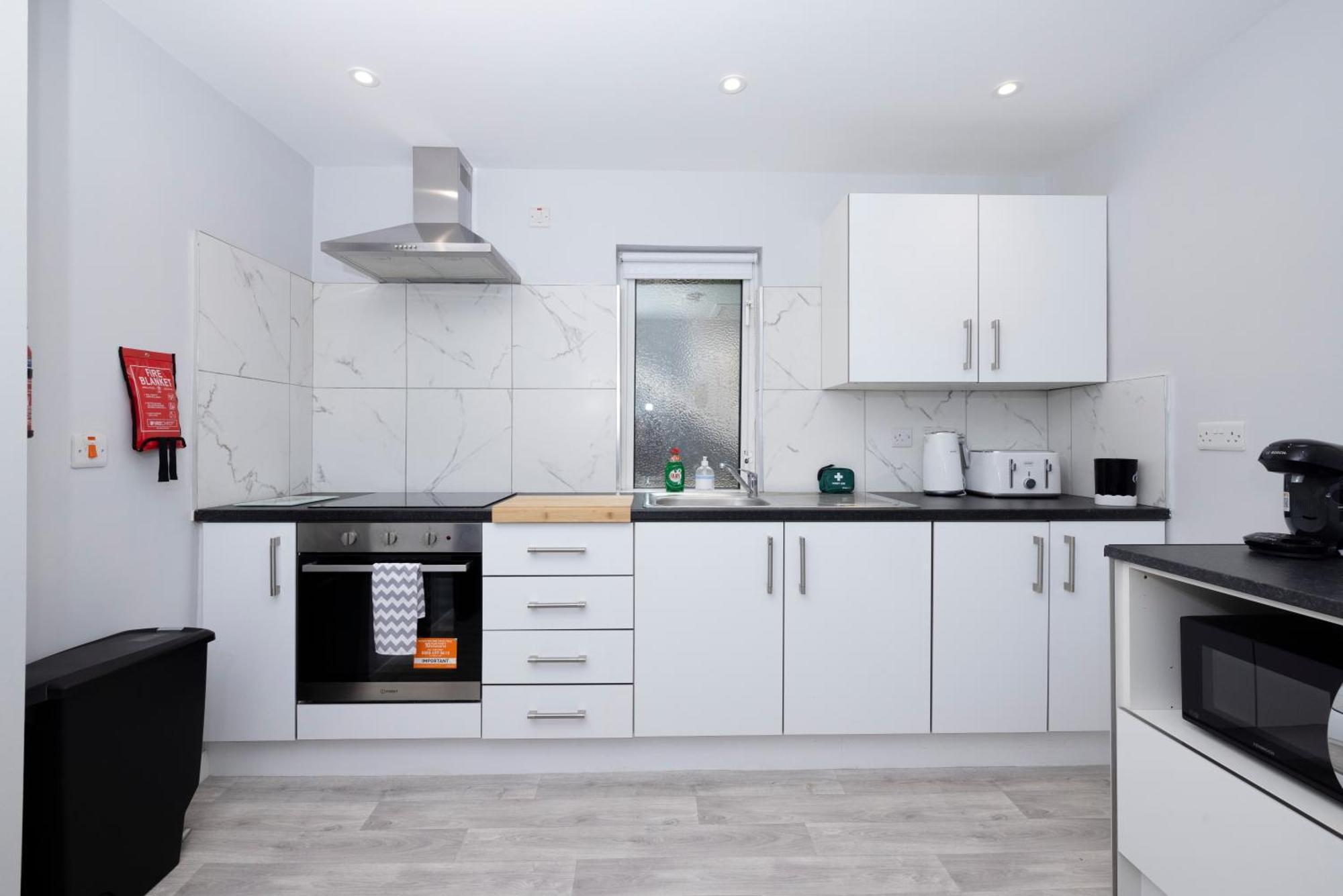 Modern 2 Bed Apartment Enniskillen Esterno foto