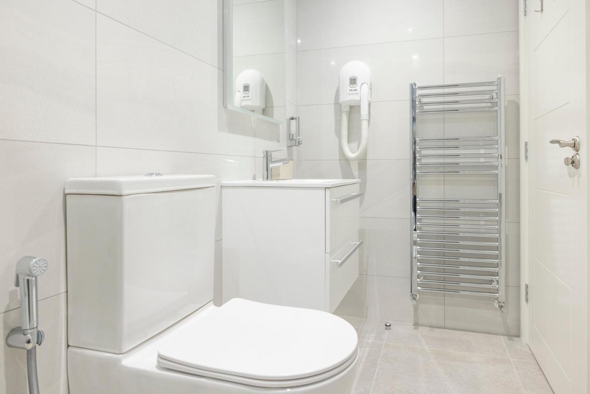 Modern 2 Bed Apartment Enniskillen Esterno foto