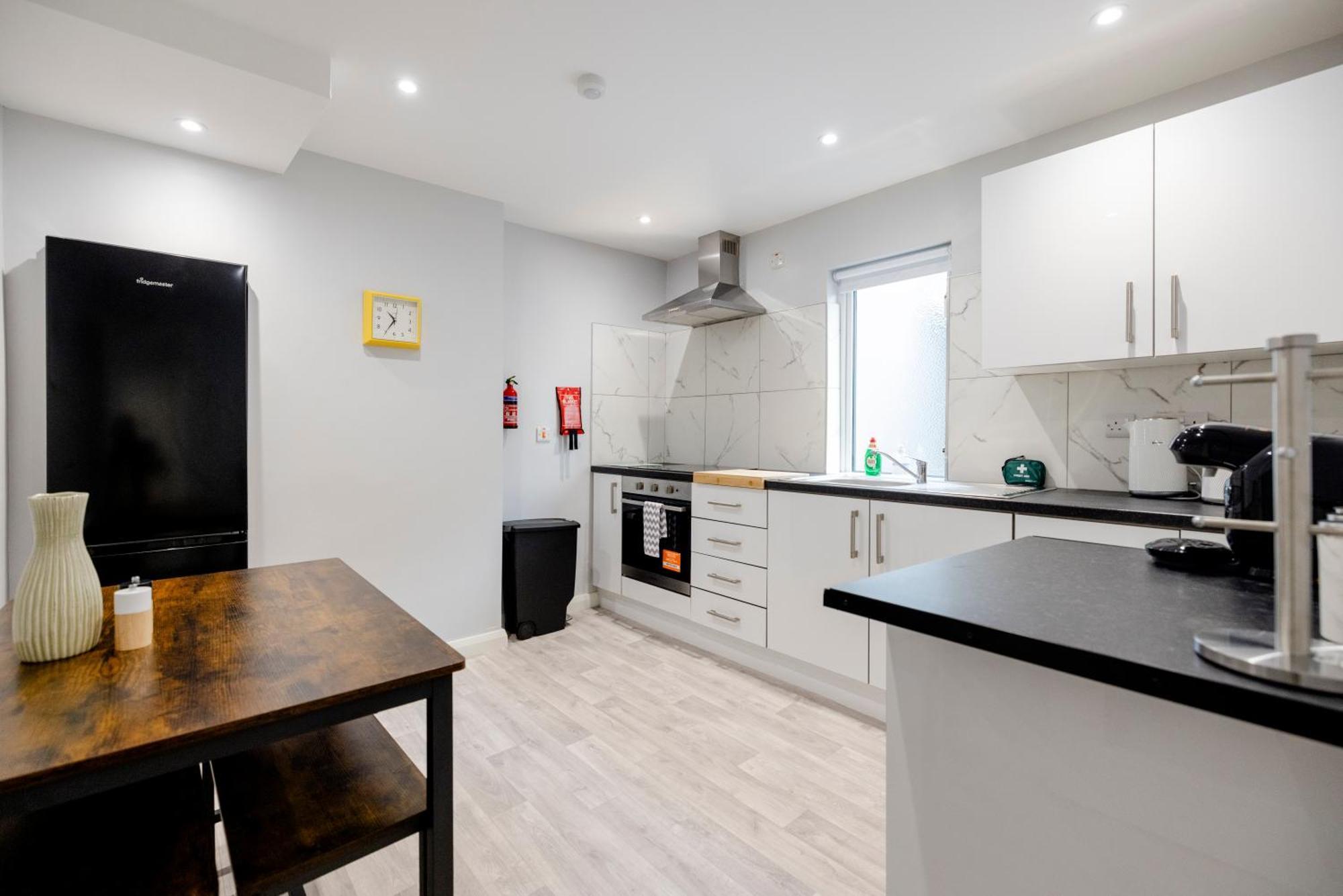 Modern 2 Bed Apartment Enniskillen Esterno foto