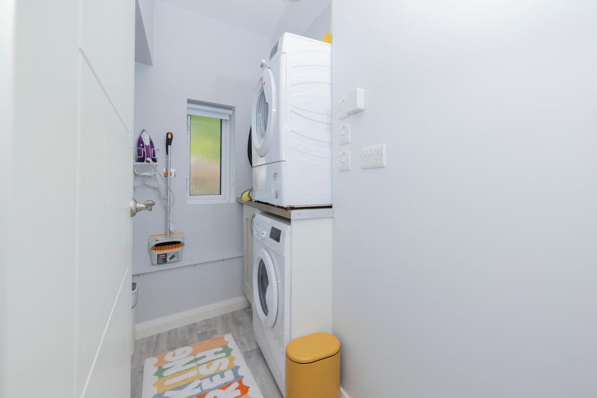 Modern 2 Bed Apartment Enniskillen Esterno foto