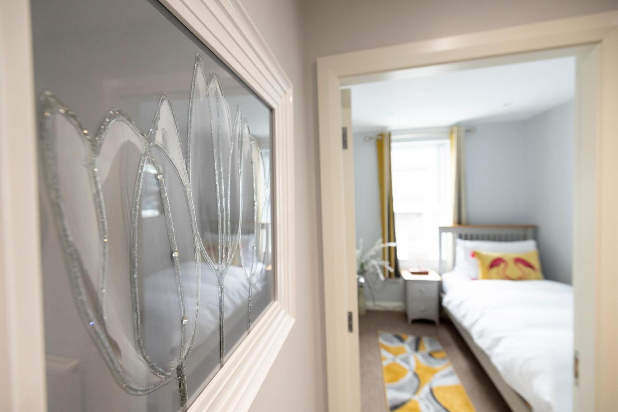Modern 2 Bed Apartment Enniskillen Esterno foto